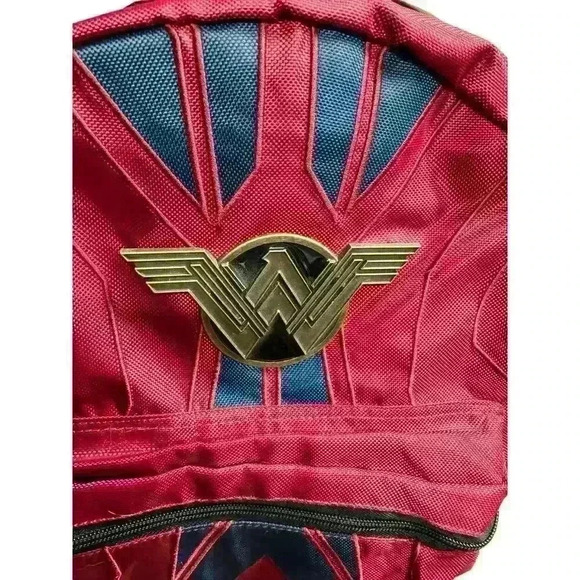 DC CARTOONS WONDER WOMAN FLIP PAK REVERSIBLE BACKPACK SIZE OS - Picture 3 of 10
